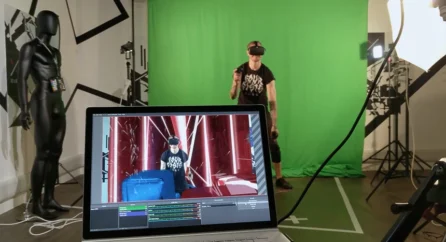 Robin-In-Oculus-Green-Screen